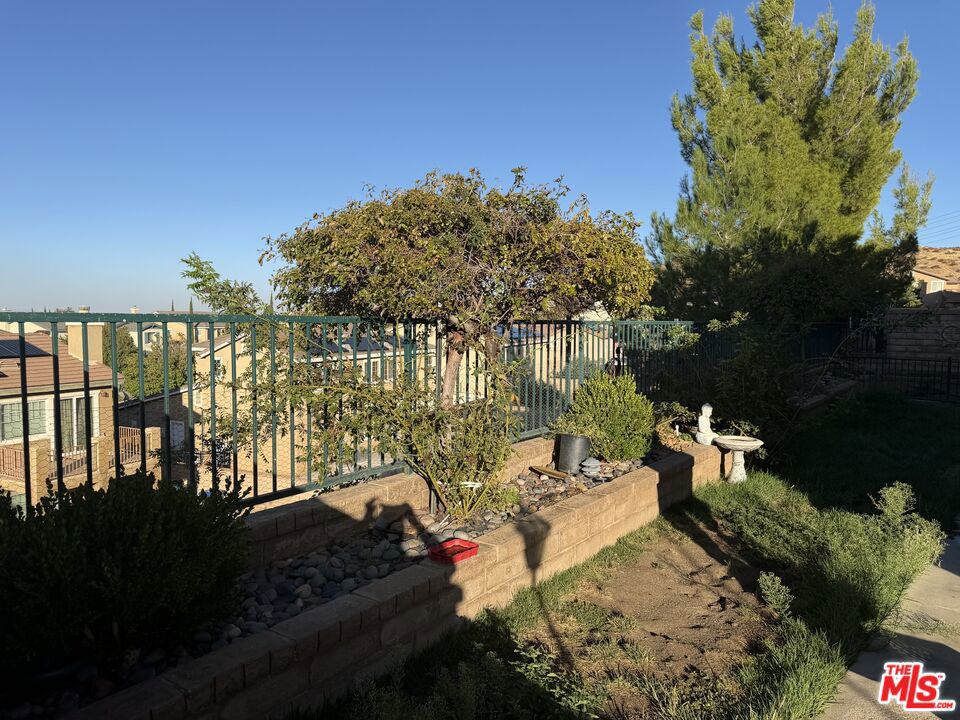 2409 Foxglove Court Property Photo 35
