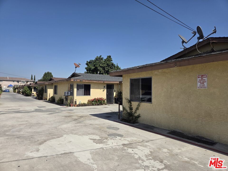 5143 Clara Street Property Photo 4