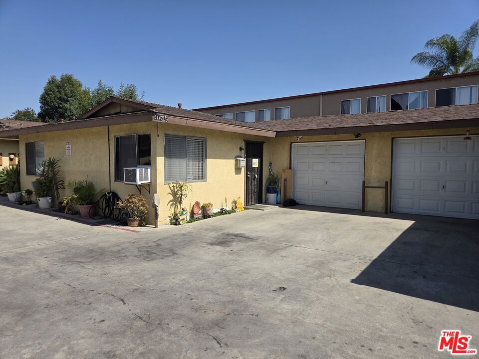 5143 Clara Street Property Photo 9
