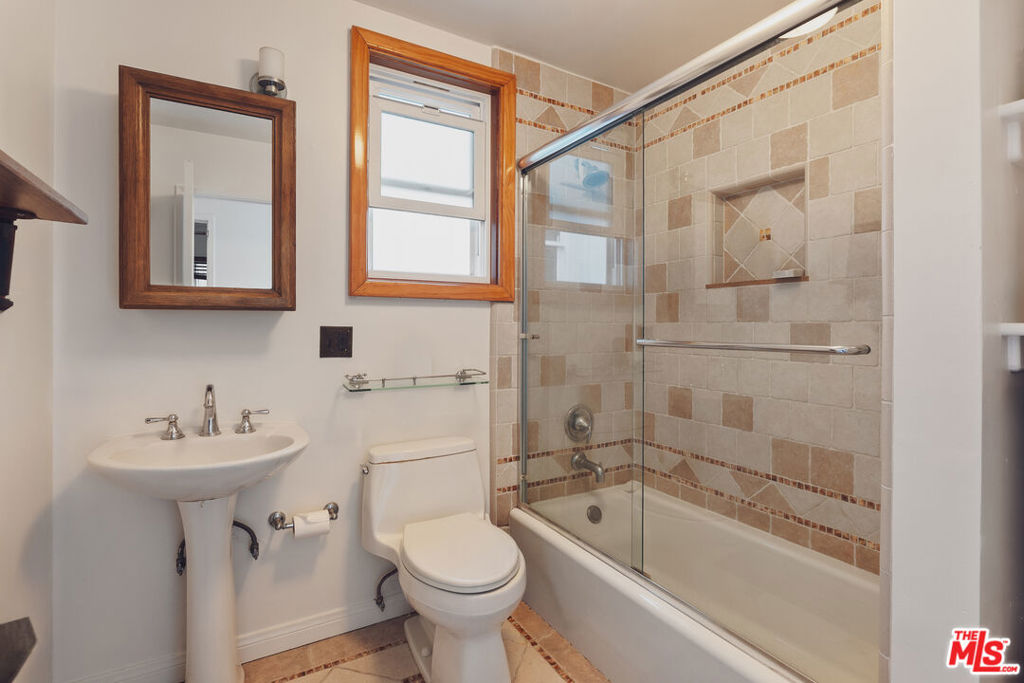 118 Fraser Avenue Property Photo 10