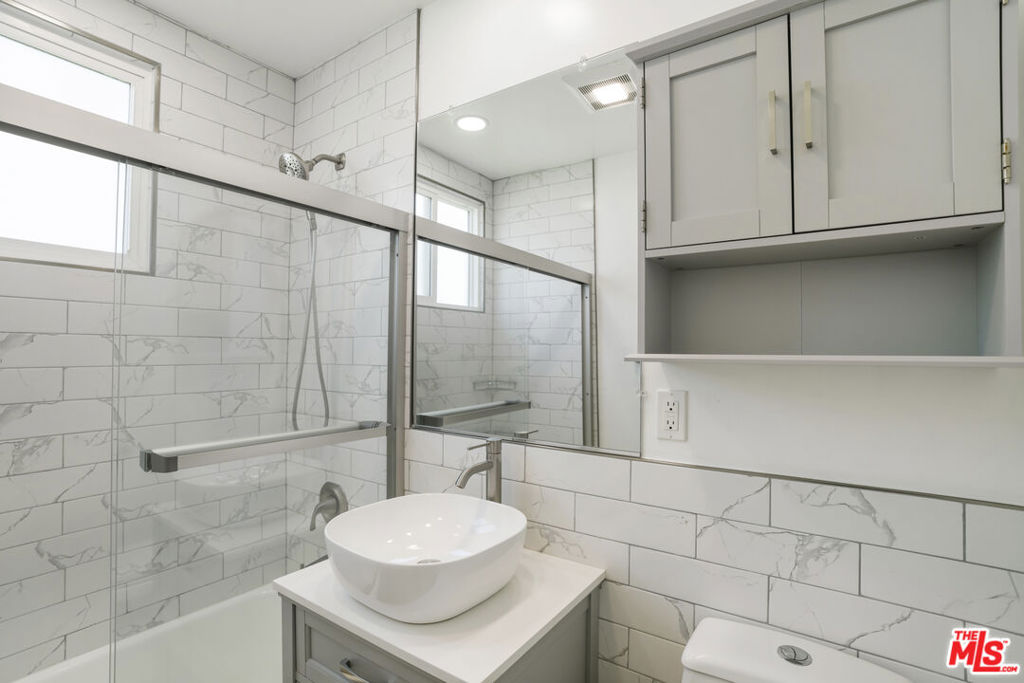 5434 Graywood Avenue Property Photo 15