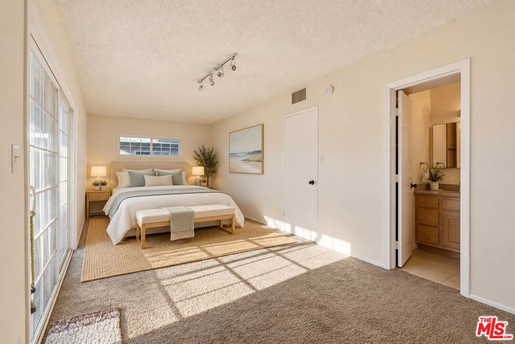 15513 S Tarrant Avenue Property Photo 24