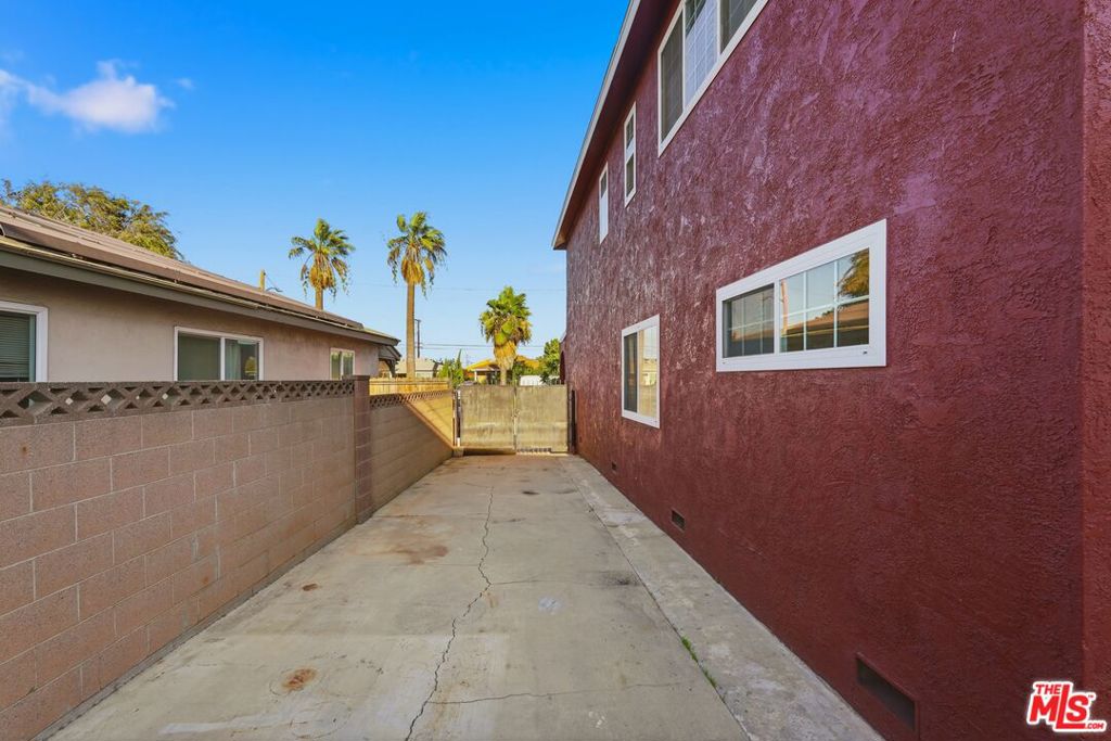 15513 S Tarrant Avenue Property Photo 34