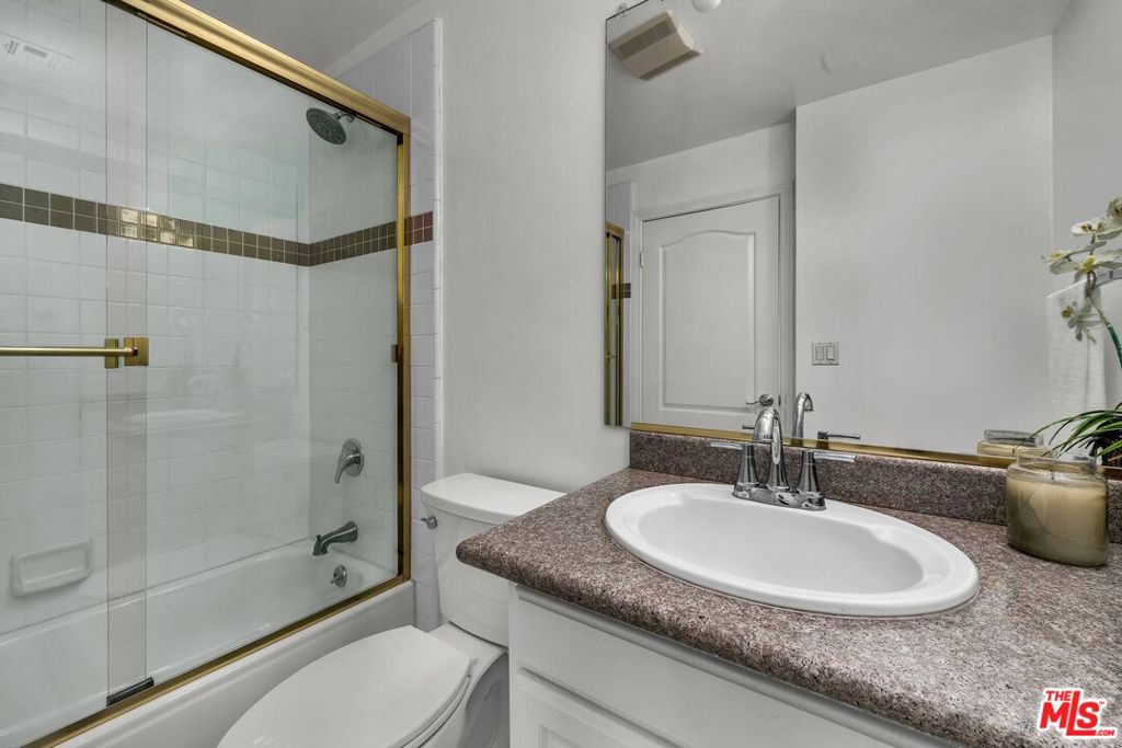 1100 S Clark Drive 201 Property Photo 15