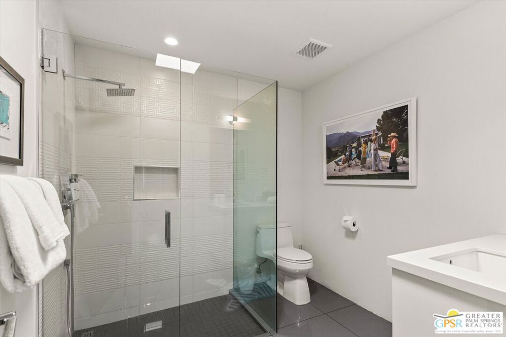 2280 S Camino Real Property Photo 40