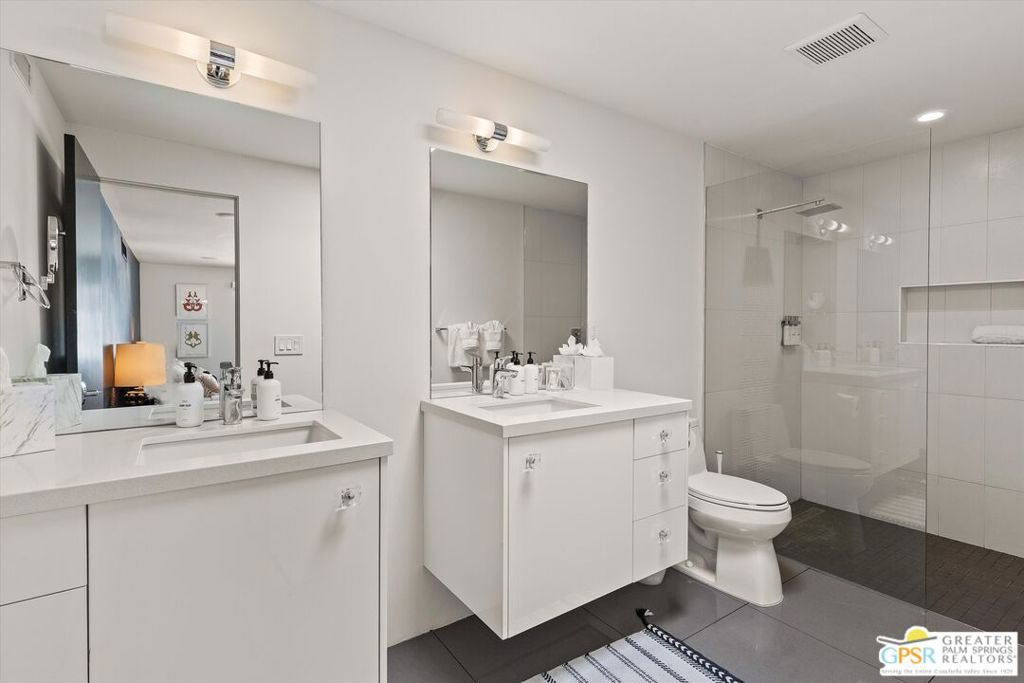 2280 S Camino Real Property Photo 44