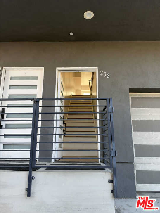 238 N Park View Property Photo 2