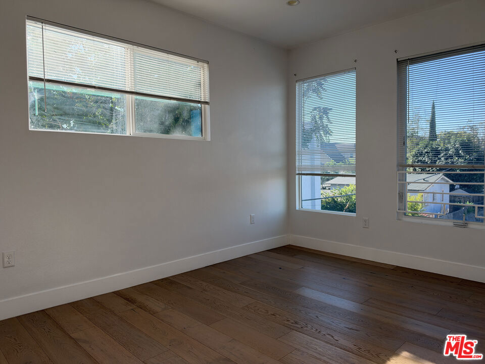 238 N Park View Property Photo 13