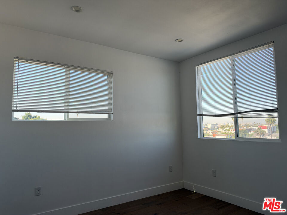 238 N Park View Property Photo 19