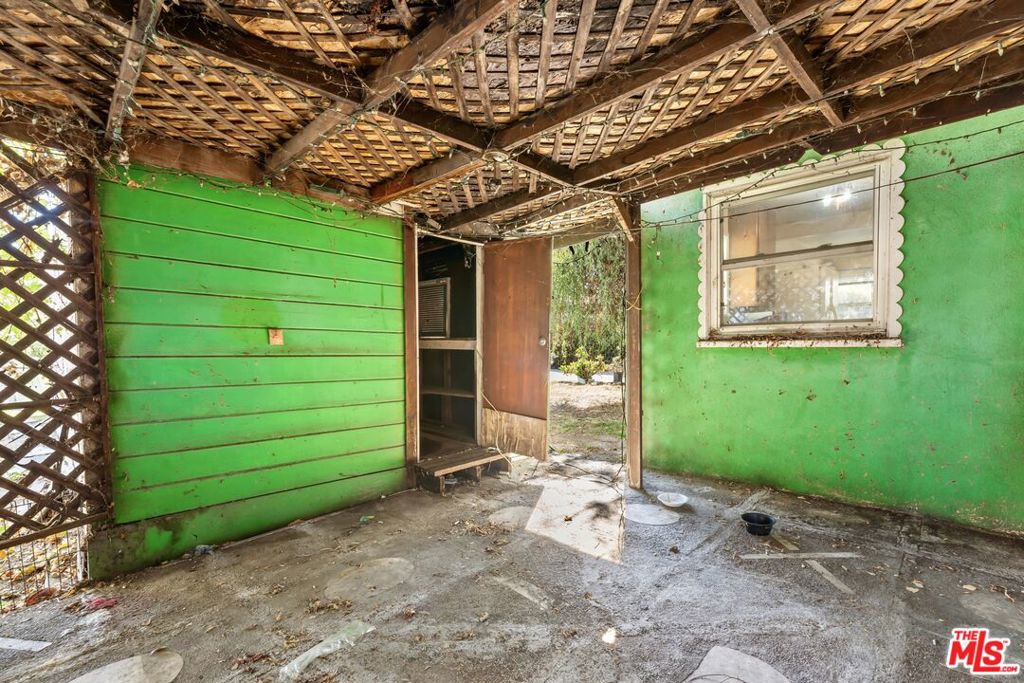 2641 Walnut Grove Avenue Property Photo 18