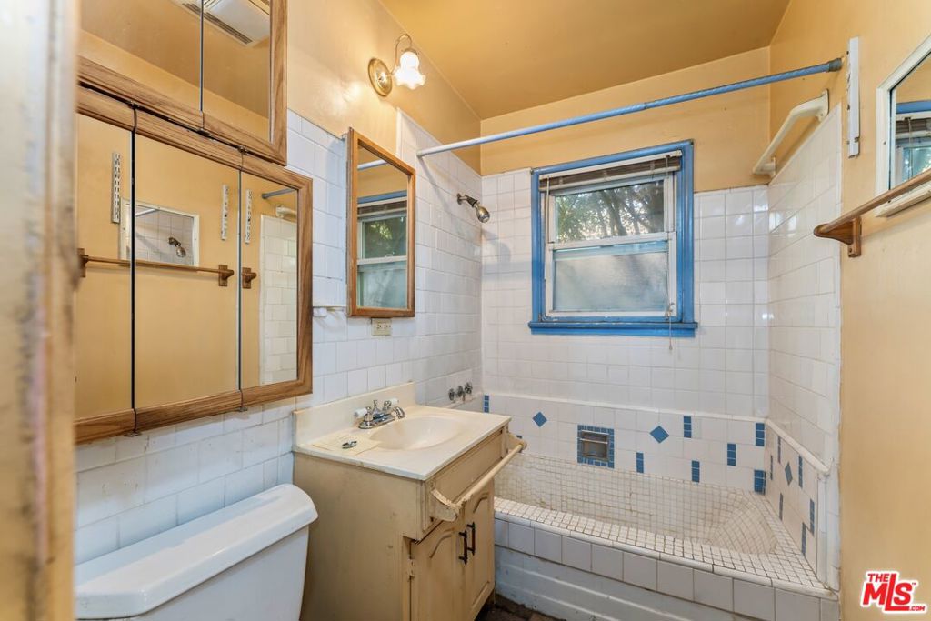 2641 Walnut Grove Avenue Property Photo 22