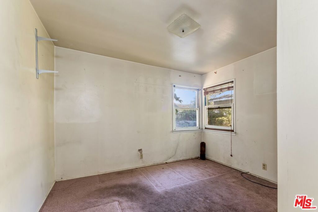 2641 Walnut Grove Avenue Property Photo 23