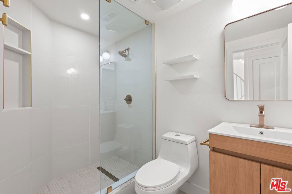 16960 Algonquin Street I201 Property Photo 13