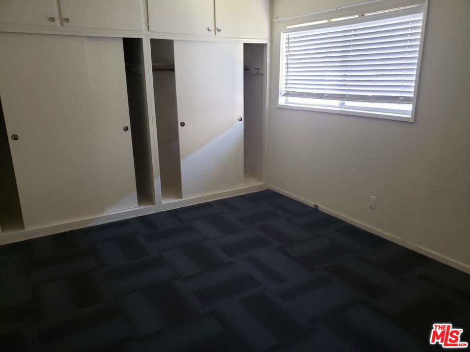 1329 S Hoover Street Property Photo 10