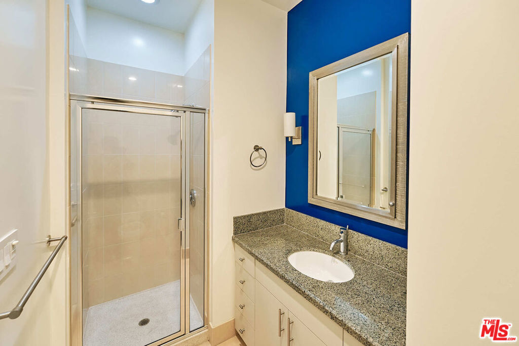 3810 Wilshire Blvd 1008 Property Photo 11