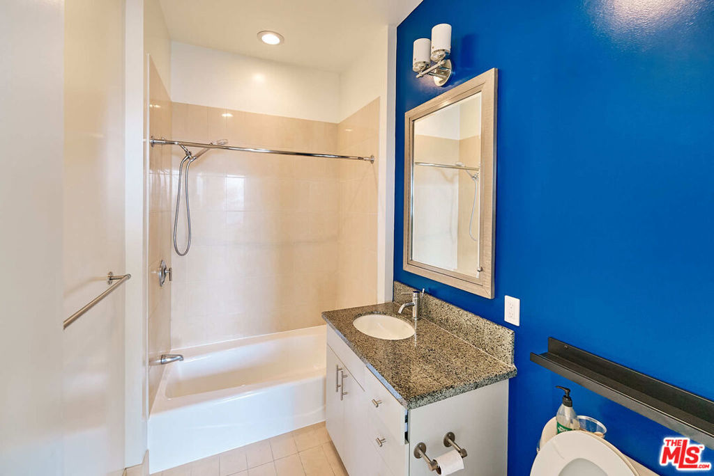 3810 Wilshire Blvd 1008 Property Photo 14