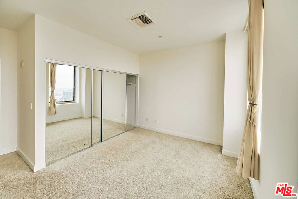 3810 Wilshire Blvd 1008 Property Photo 15