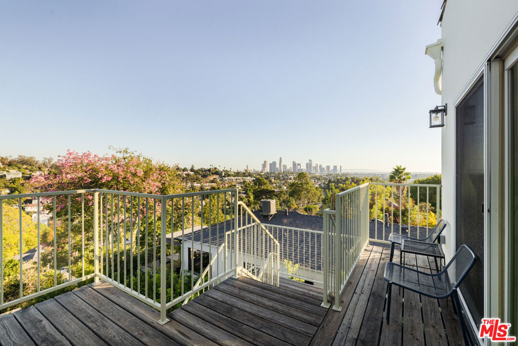 1876 Lemoyne Street Property Photo 14