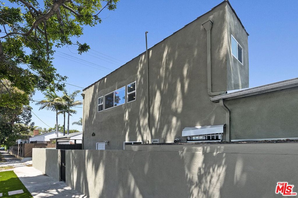 10679 Olympic Boulevard Property Photo 2