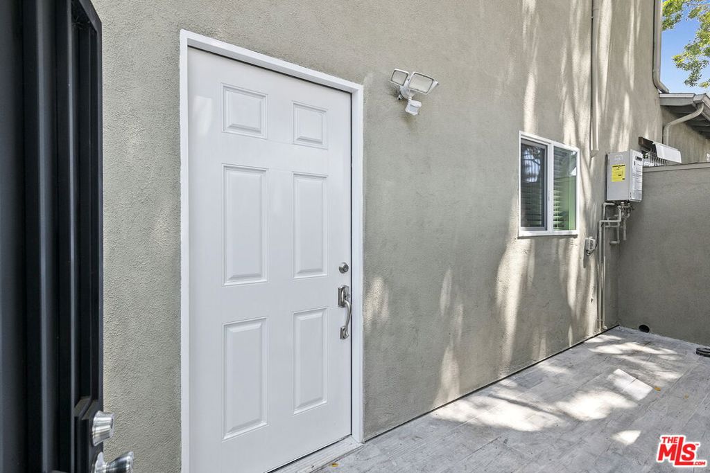 10679 Olympic Boulevard Property Photo 3