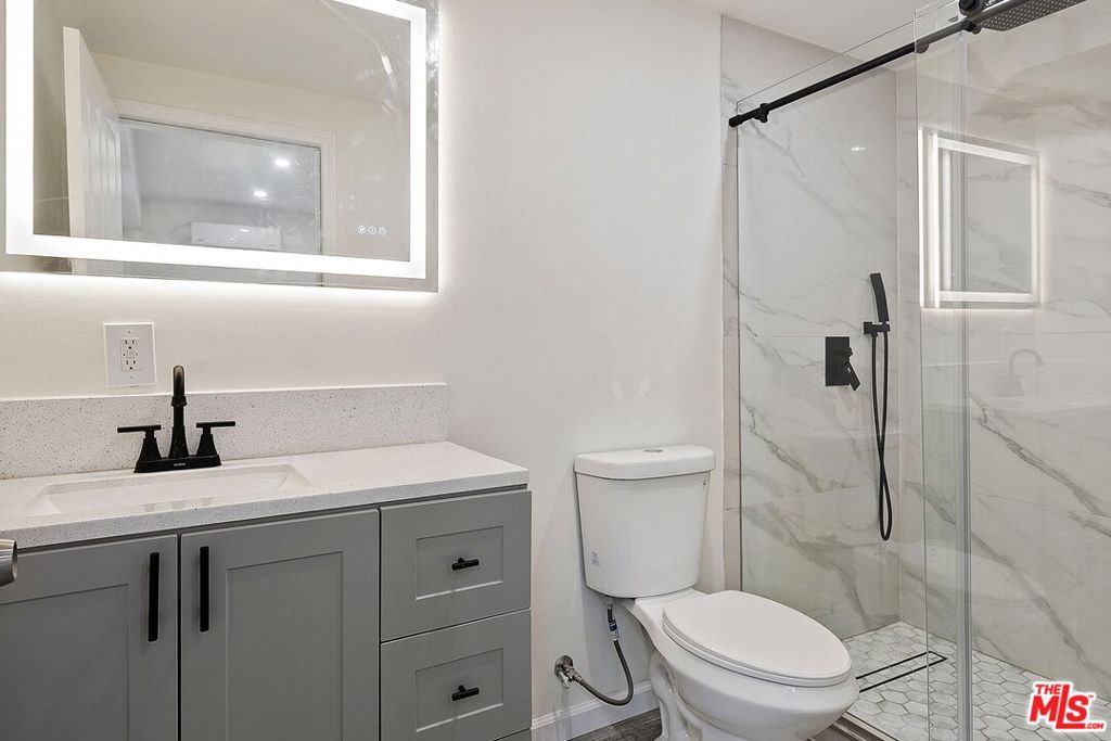 10679 Olympic Boulevard Property Photo 12