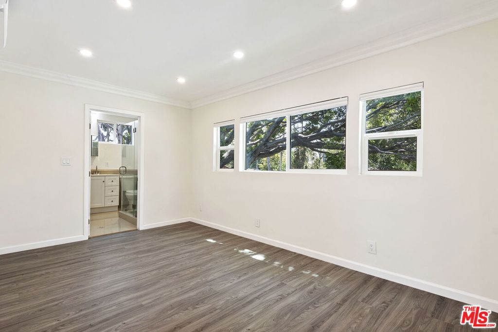 10679 Olympic Boulevard Property Photo 14