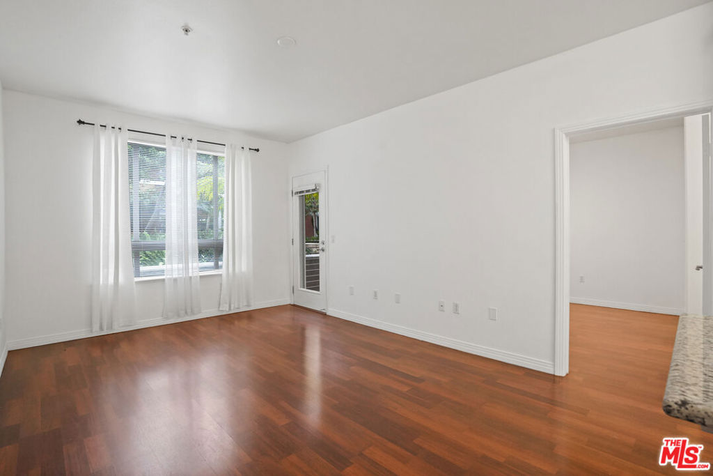 100 S Alameda Street 115 Property Photo 2
