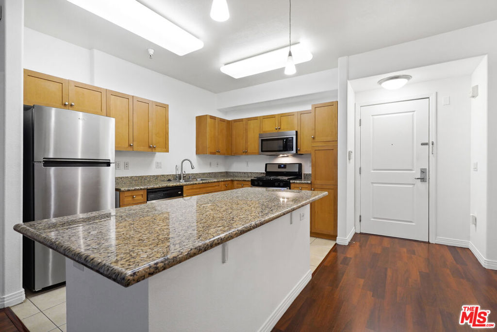 100 S Alameda Street 115 Property Photo 6
