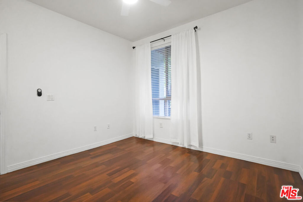 100 S Alameda Street 115 Property Photo 12