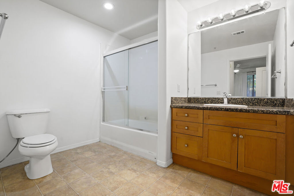 100 S Alameda Street 115 Property Photo 14