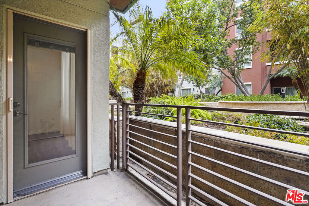 100 S Alameda Street 115 Property Photo 22