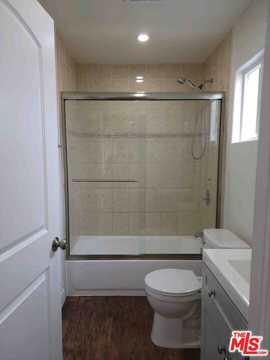 1334 W 62 Property Photo 7