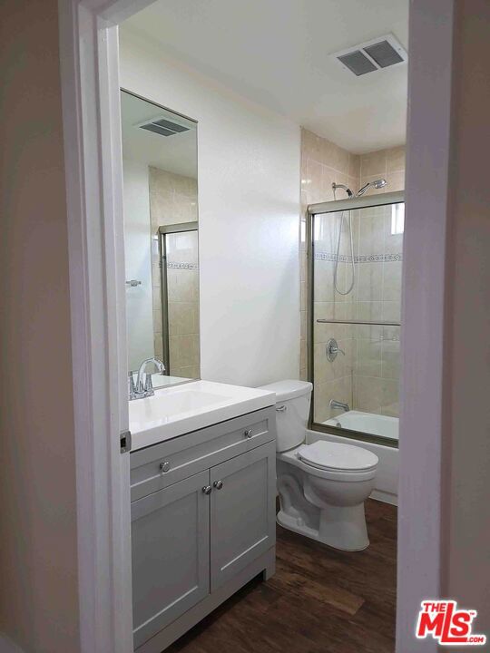 1334 W 62 Property Photo 16