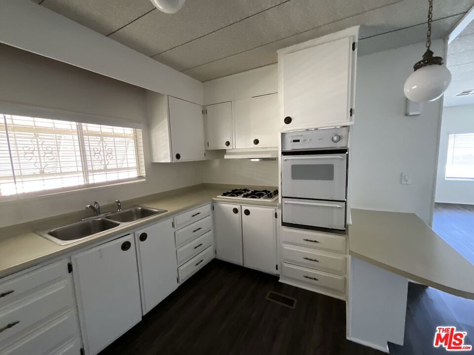 1014 W Johnston Avenue Property Photo 2