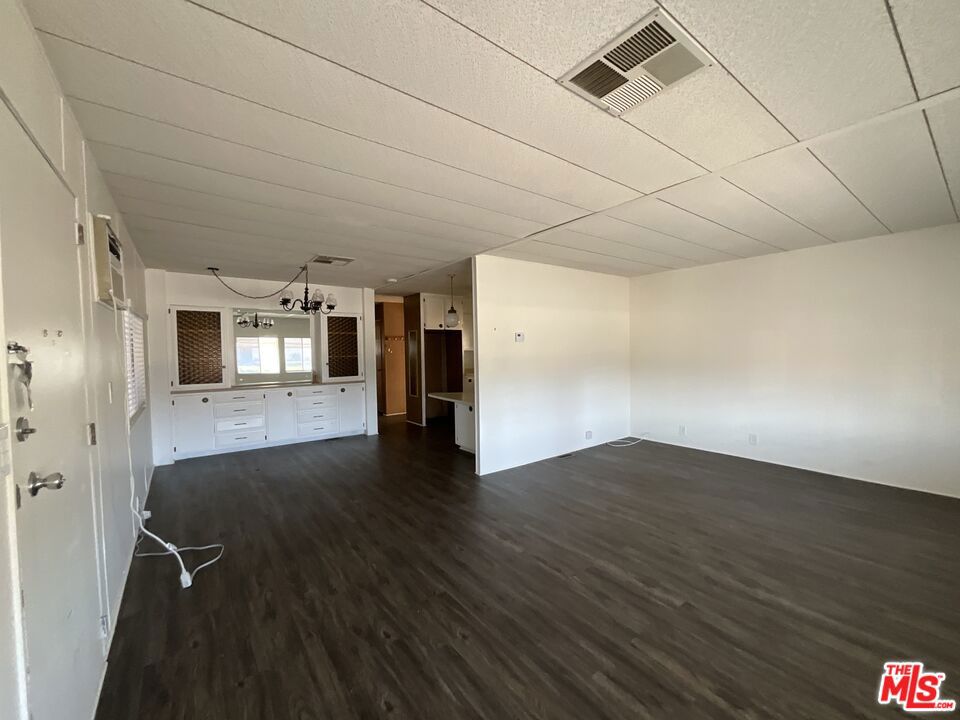 1014 W Johnston Avenue Property Photo 3