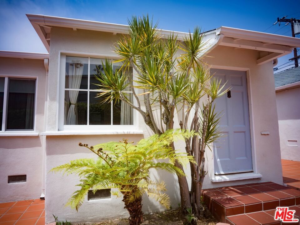 1341 Stanford Street B Property Photo 2