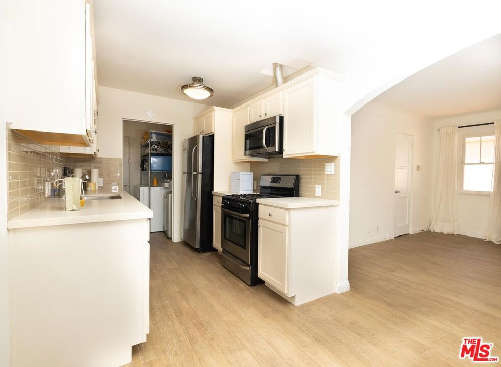 1341 Stanford Street B Property Photo 9