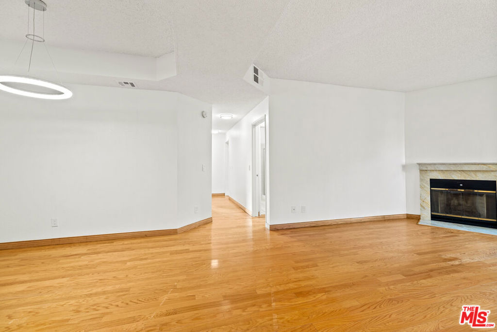 5420 Sylmar Avenue 222 Property Photo 6