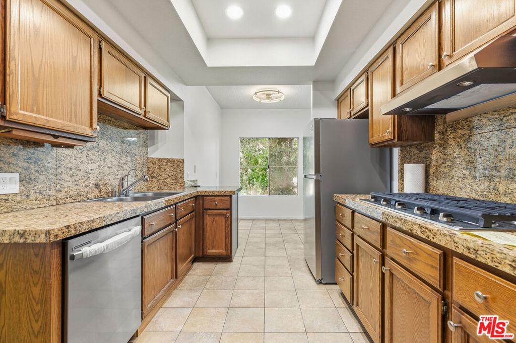5420 Sylmar Avenue 222 Property Photo 7