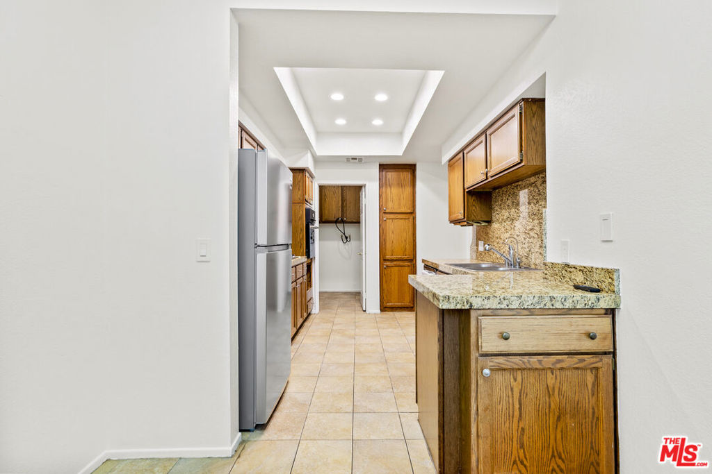 5420 Sylmar Avenue 222 Property Photo 9