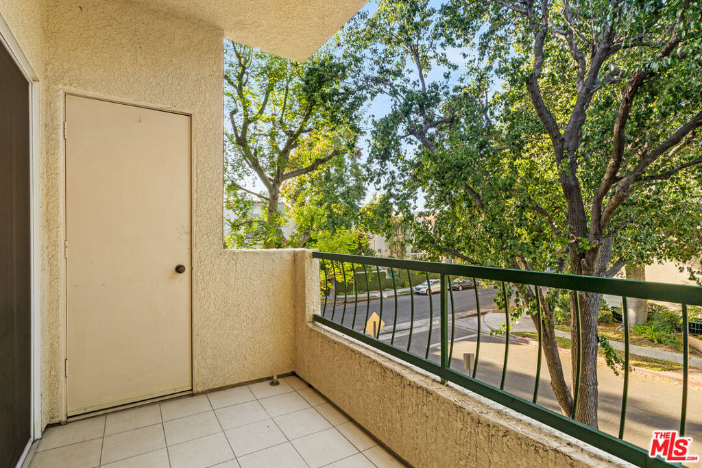 5420 Sylmar Avenue 222 Property Photo 12
