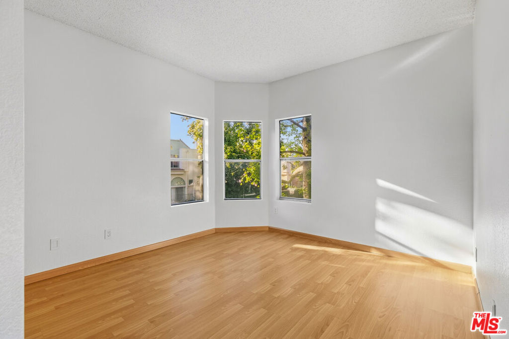 5420 Sylmar Avenue 222 Property Photo 20