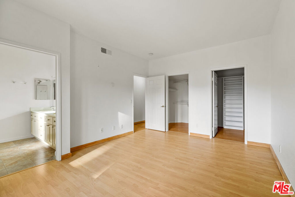 5420 Sylmar Avenue 222 Property Photo 24