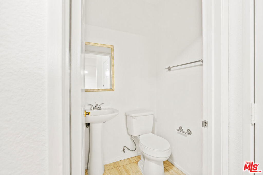 5420 Sylmar Avenue 222 Property Photo 28