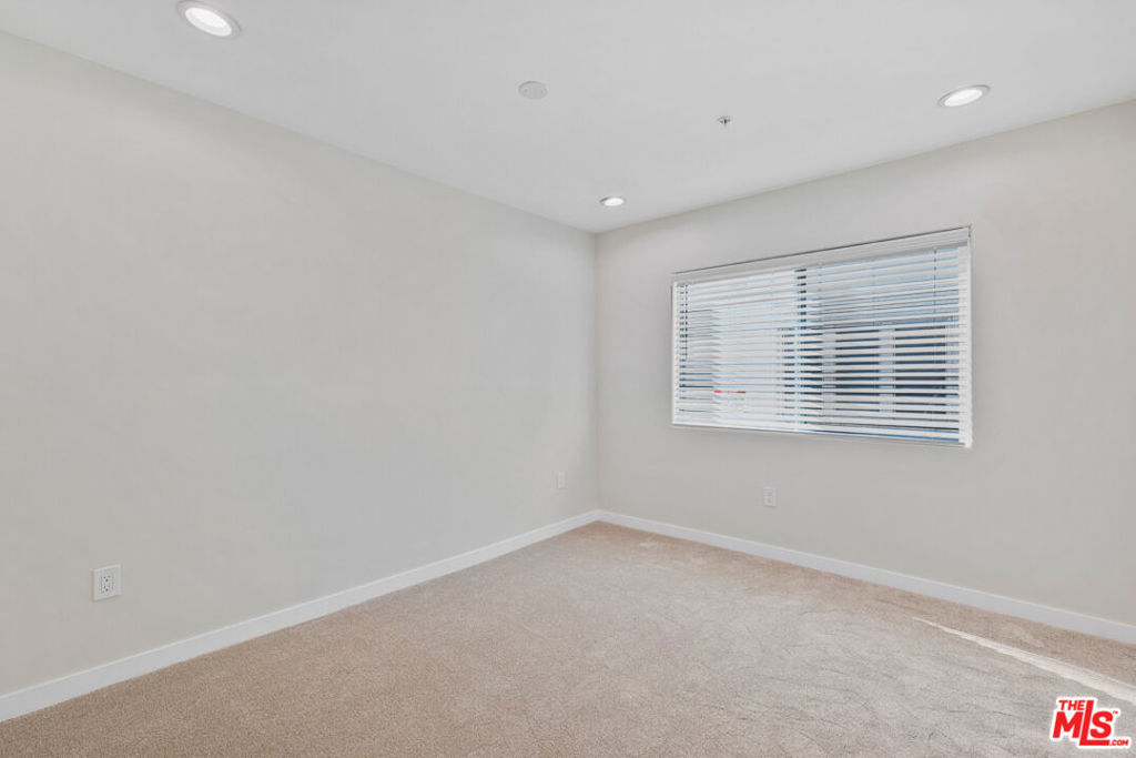 10 N Primrose Avenue C Property Photo 8
