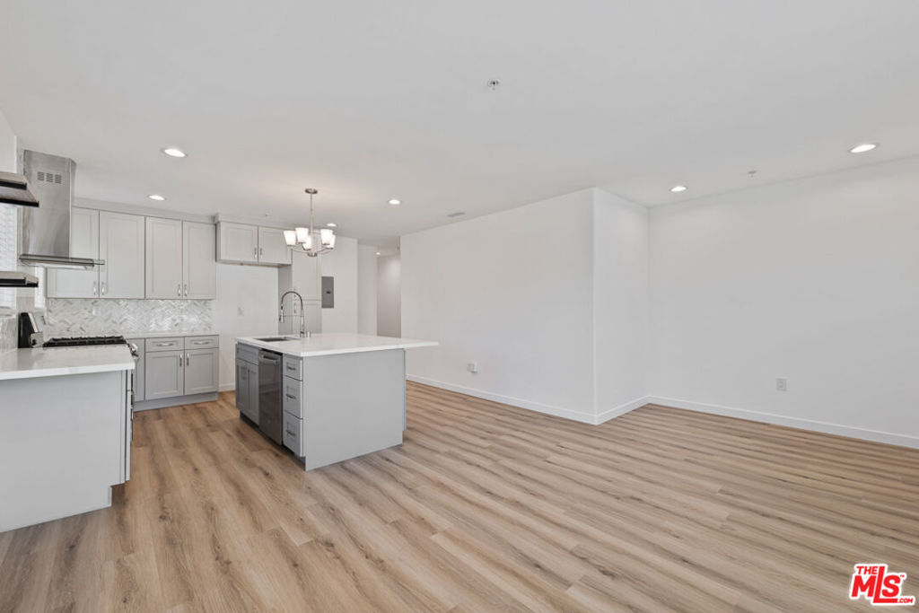 10 N Primrose Avenue C Property Photo 13