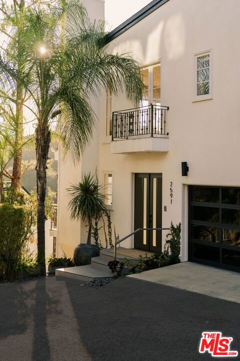2591 Leicester Drive Property Photo 4