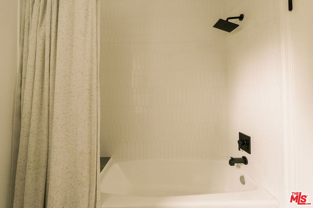 2591 Leicester Drive Property Photo 40
