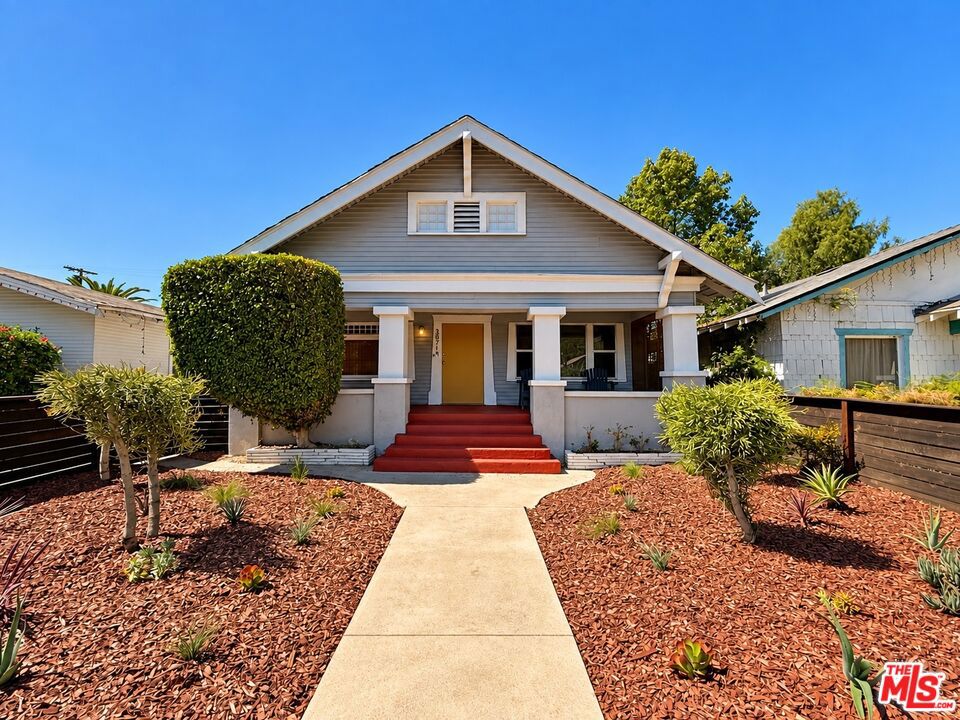 3871 S Hobart Boulevard Property Photo 1
