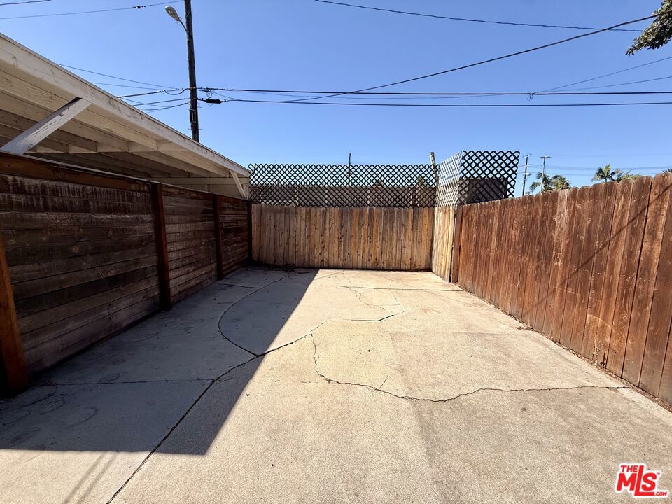3871 S Hobart Boulevard Property Photo 31